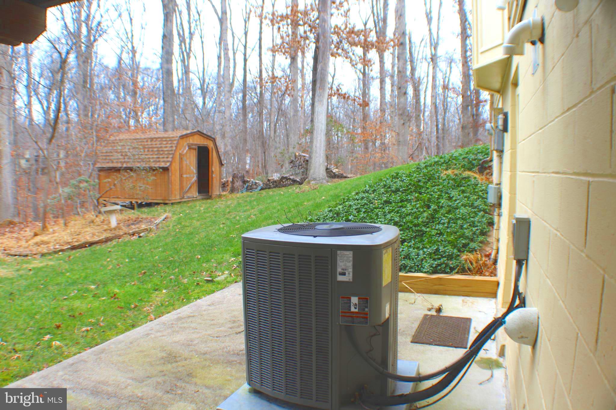 LAKE RIDGE EXECUTIVE PARK - Residential