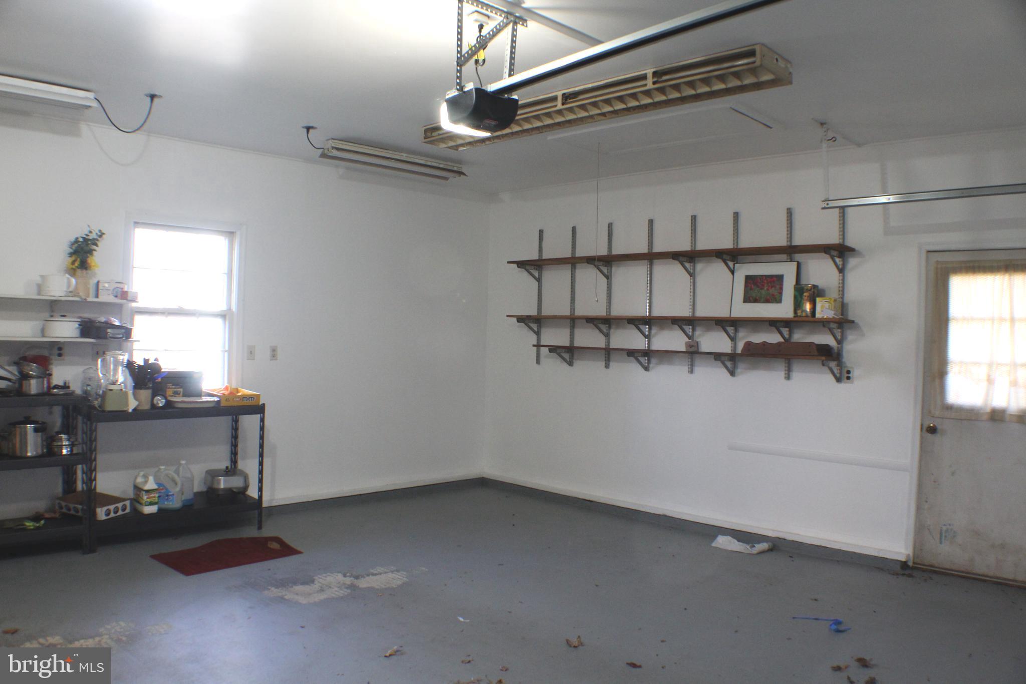 LAKE RIDGE EXECUTIVE PARK - Residential