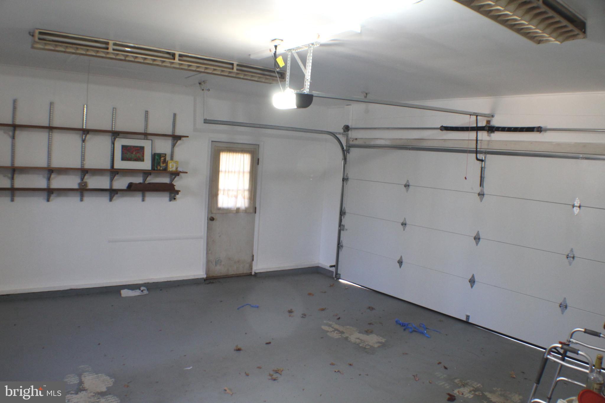 LAKE RIDGE EXECUTIVE PARK - Residential