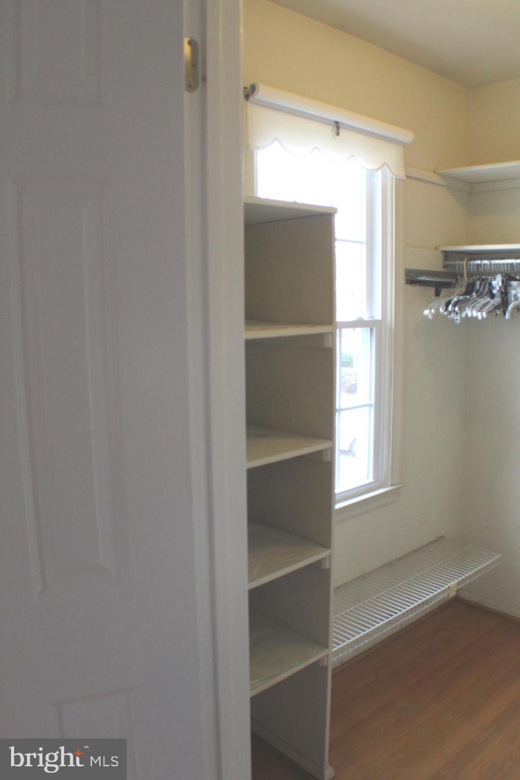 LAKE RIDGE EXECUTIVE PARK - Residential