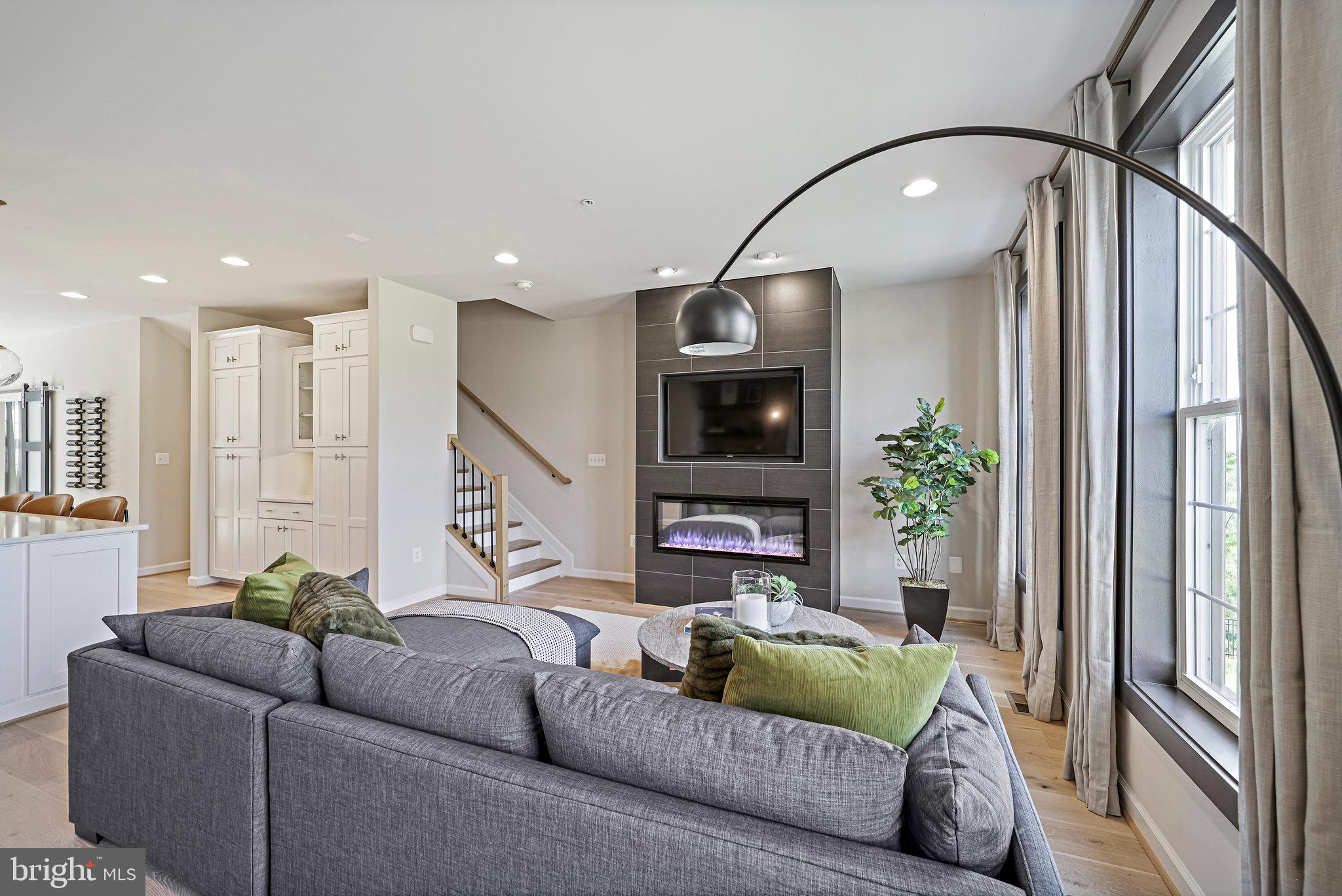 POTOMAC OVERLOOK - Residential