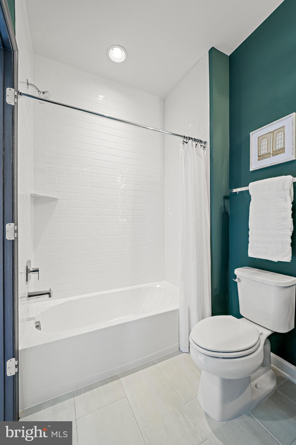 POTOMAC OVERLOOK - Residential