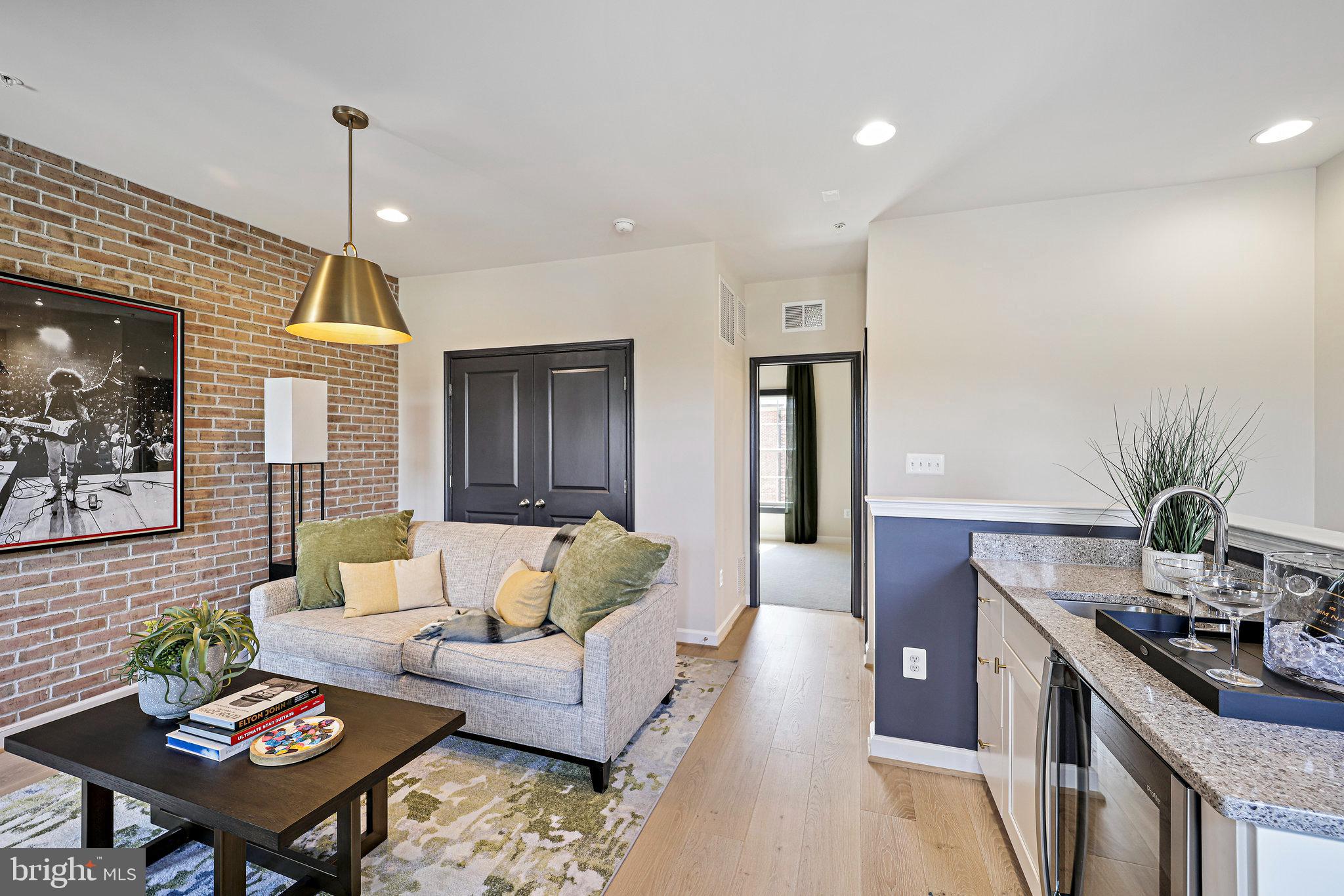 POTOMAC OVERLOOK - Residential