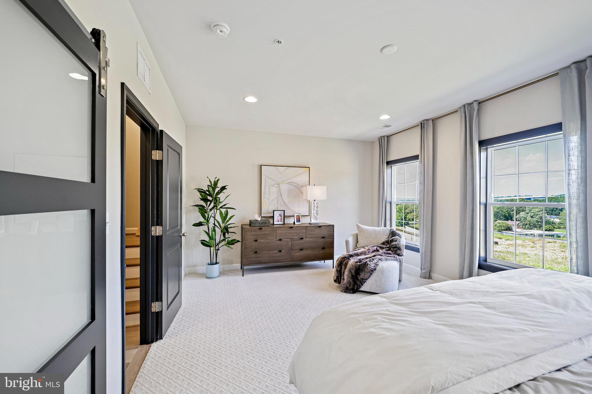 POTOMAC OVERLOOK - Residential