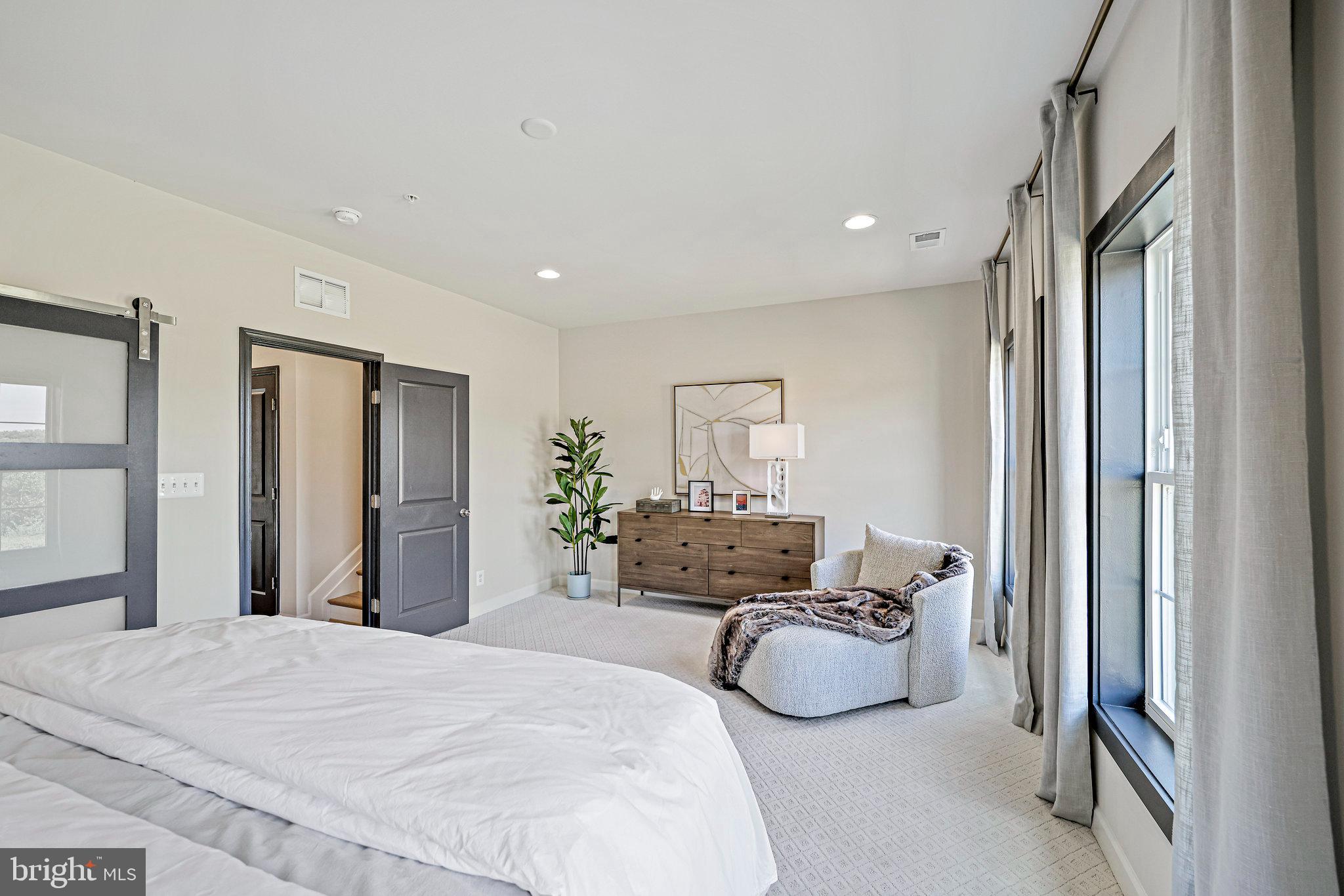 POTOMAC OVERLOOK - Residential