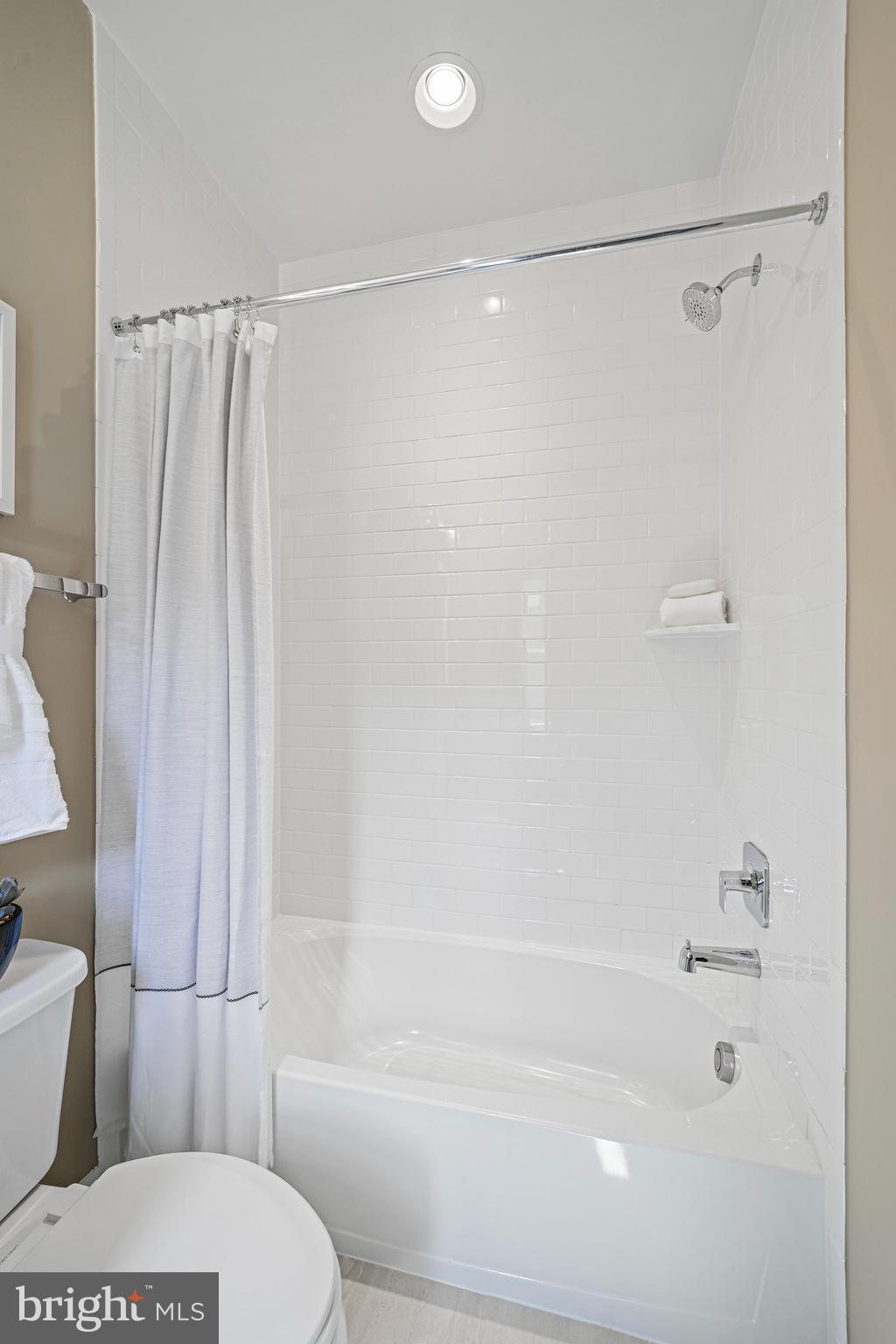 POTOMAC OVERLOOK - Residential