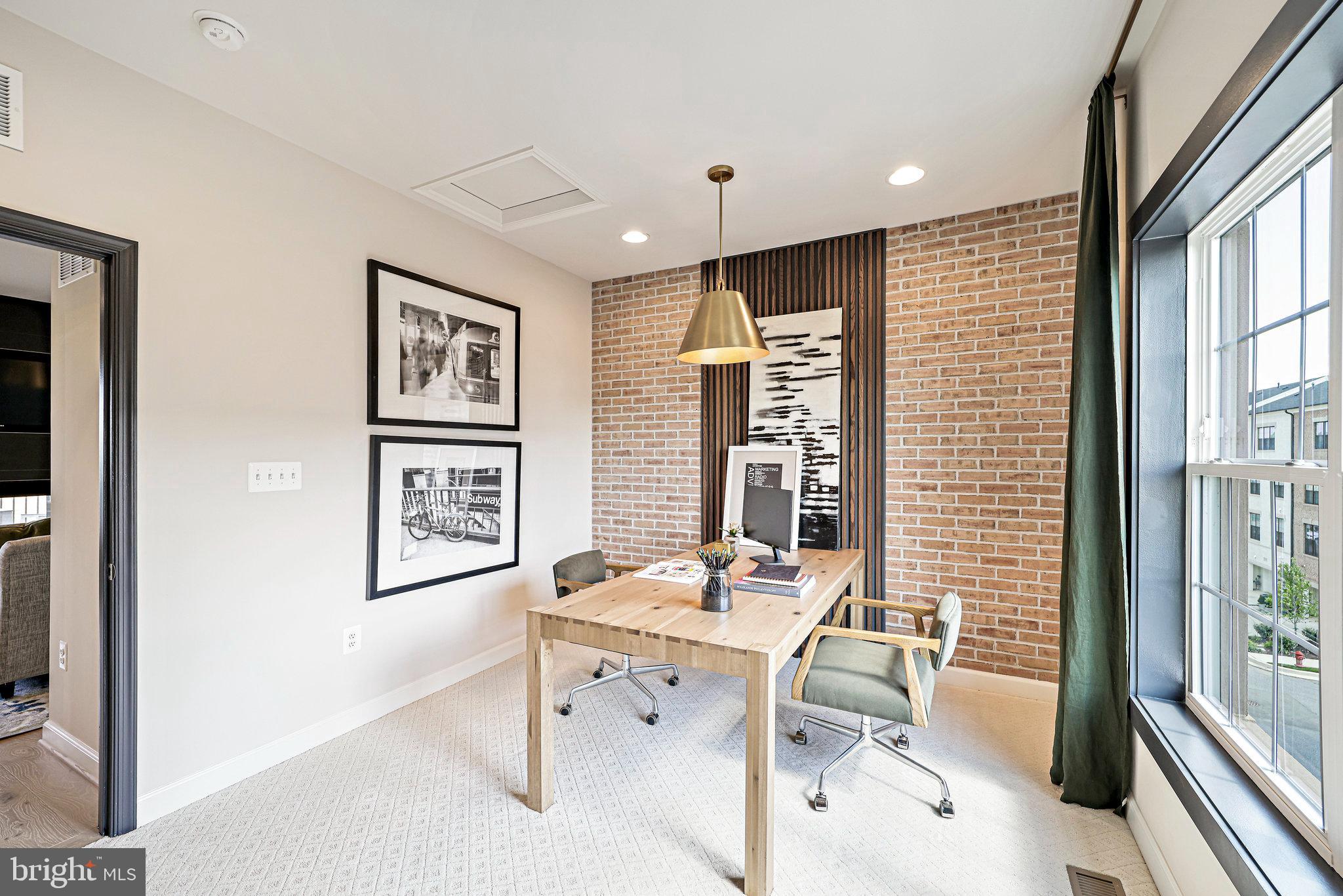 POTOMAC OVERLOOK - Residential