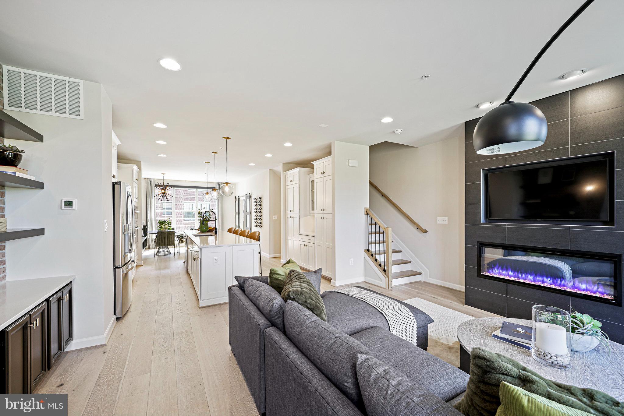 POTOMAC OVERLOOK - Residential