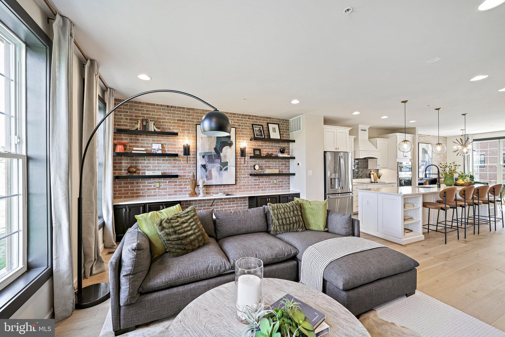 POTOMAC OVERLOOK - Residential