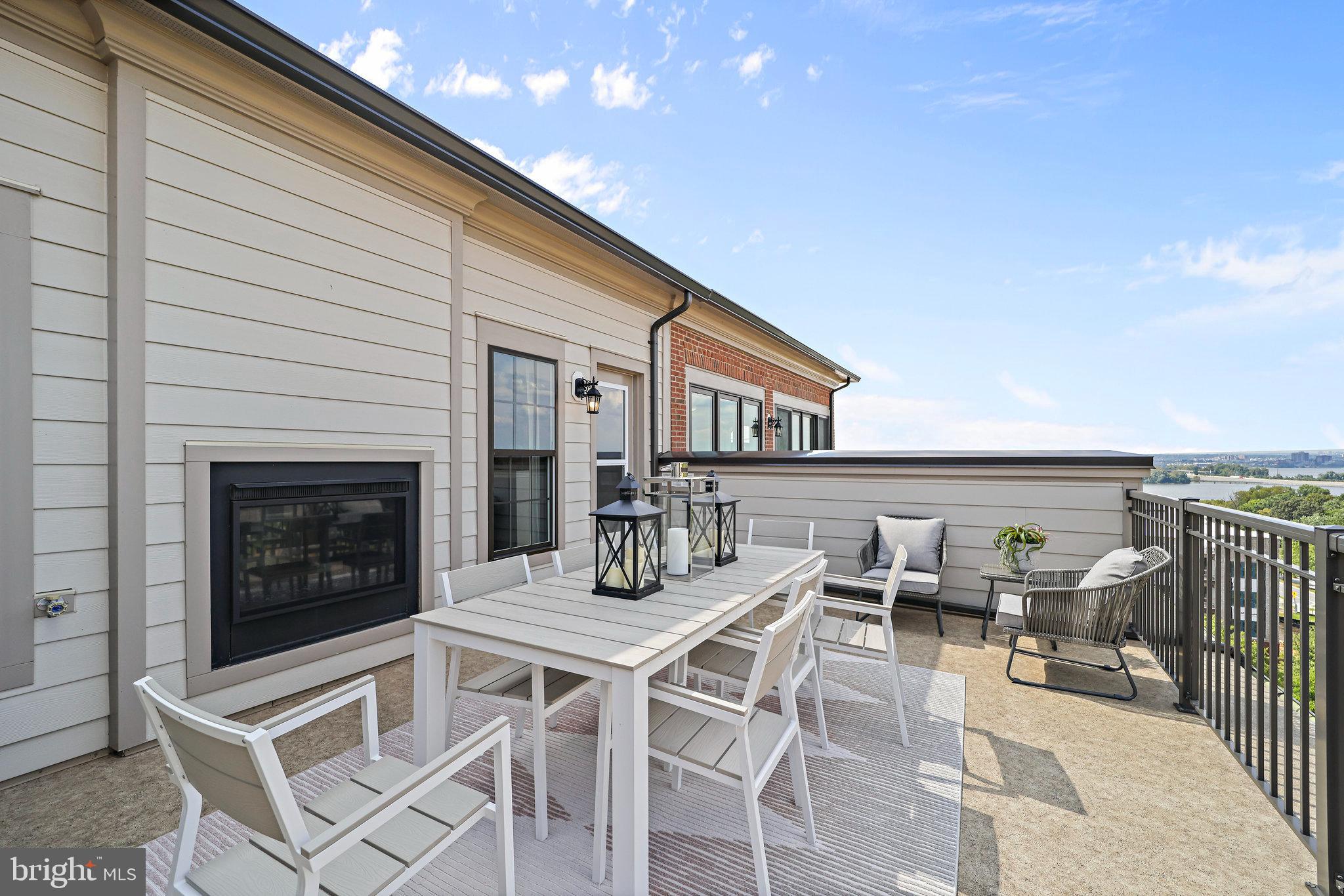 POTOMAC OVERLOOK - Residential