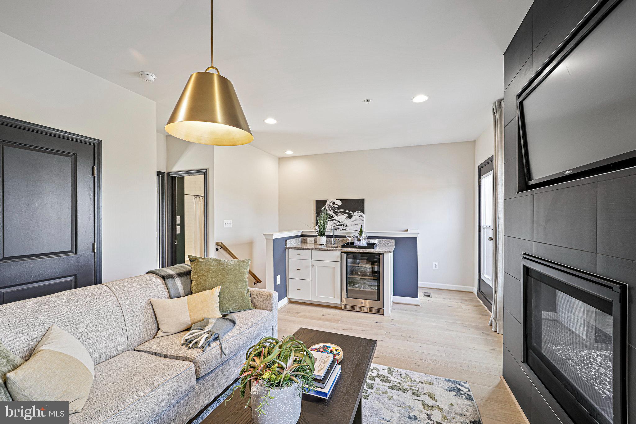 POTOMAC OVERLOOK - Residential