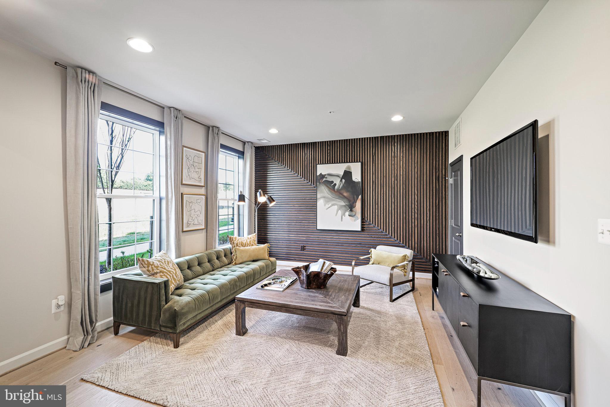 POTOMAC OVERLOOK - Residential