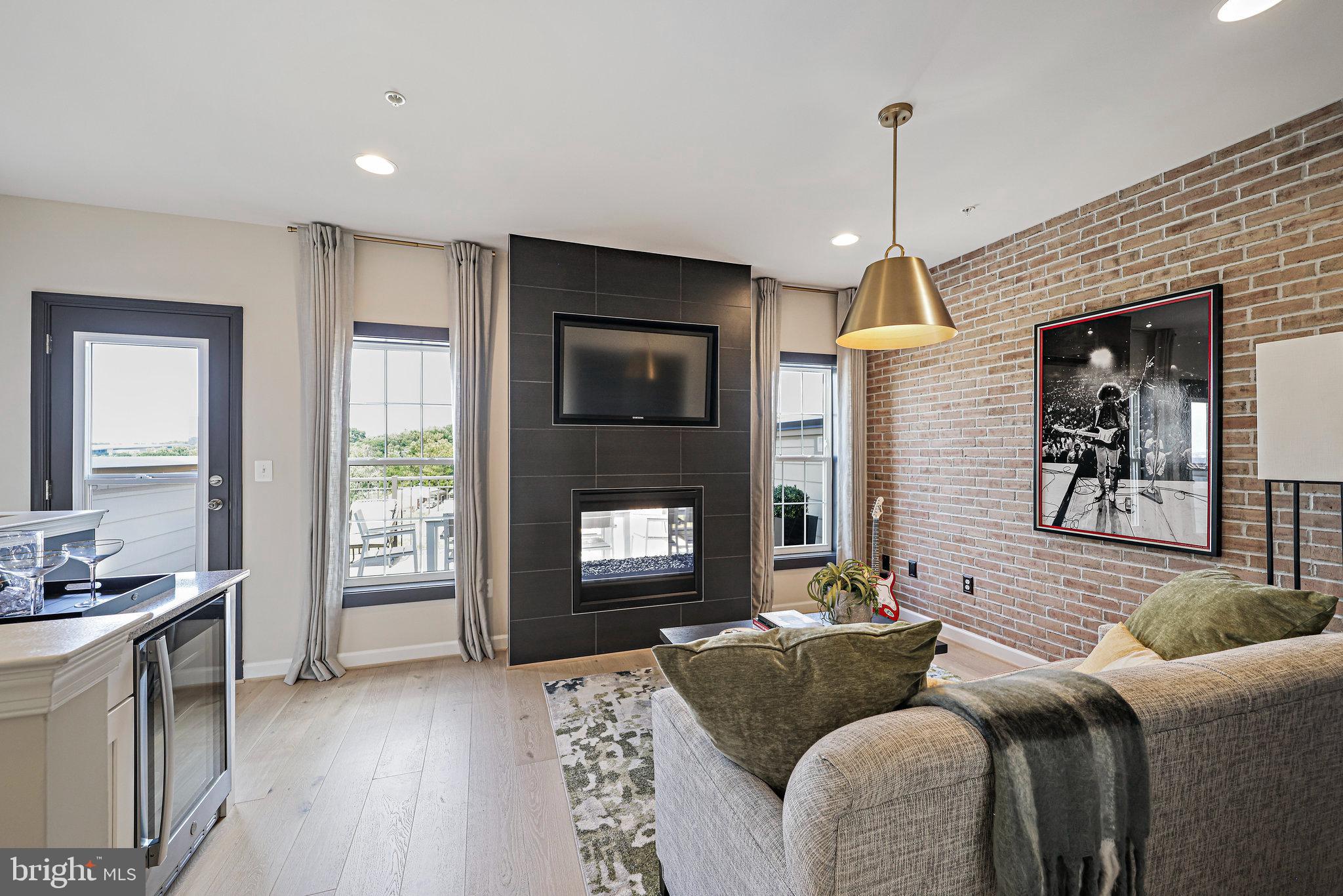 POTOMAC OVERLOOK - Residential