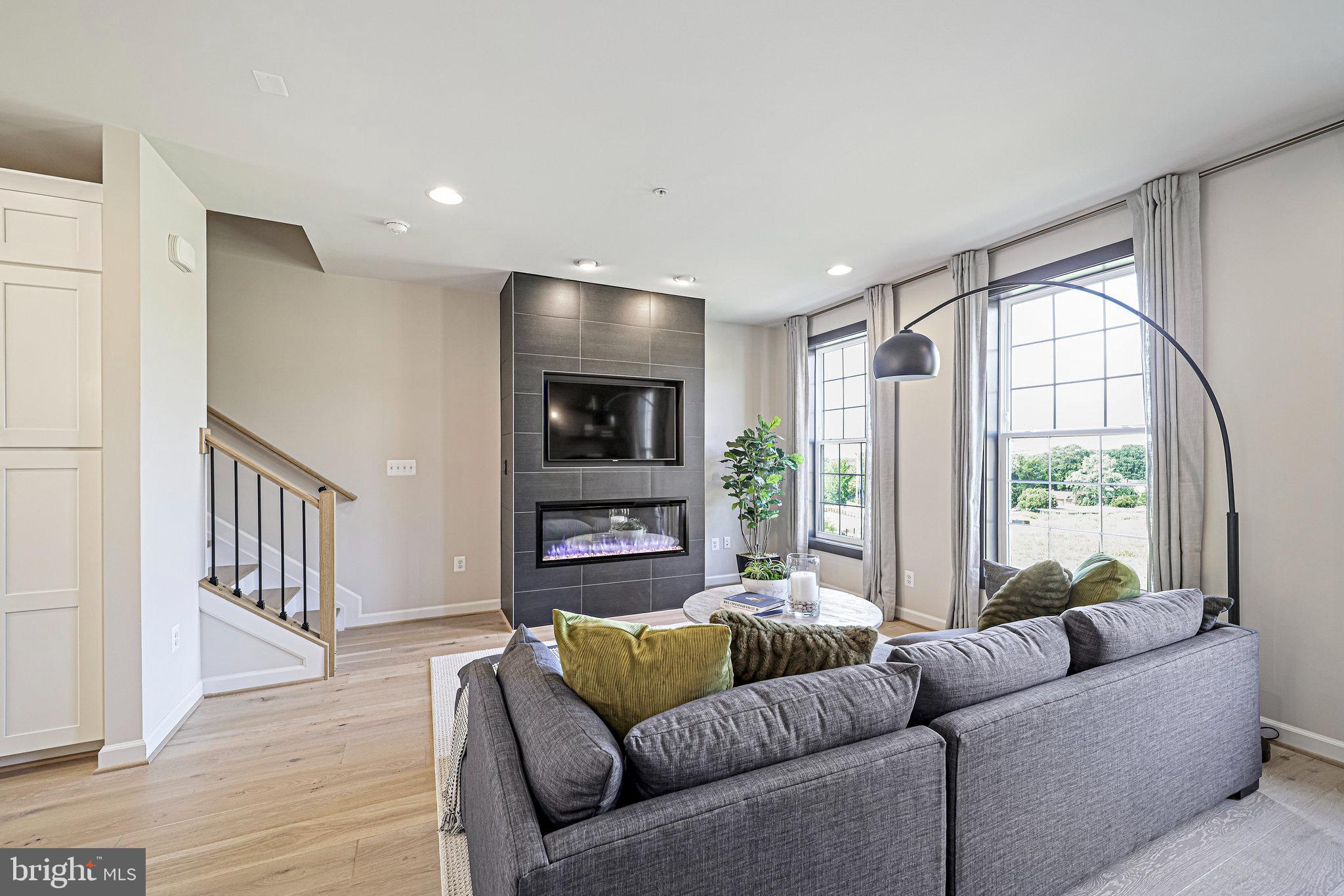 POTOMAC OVERLOOK - Residential