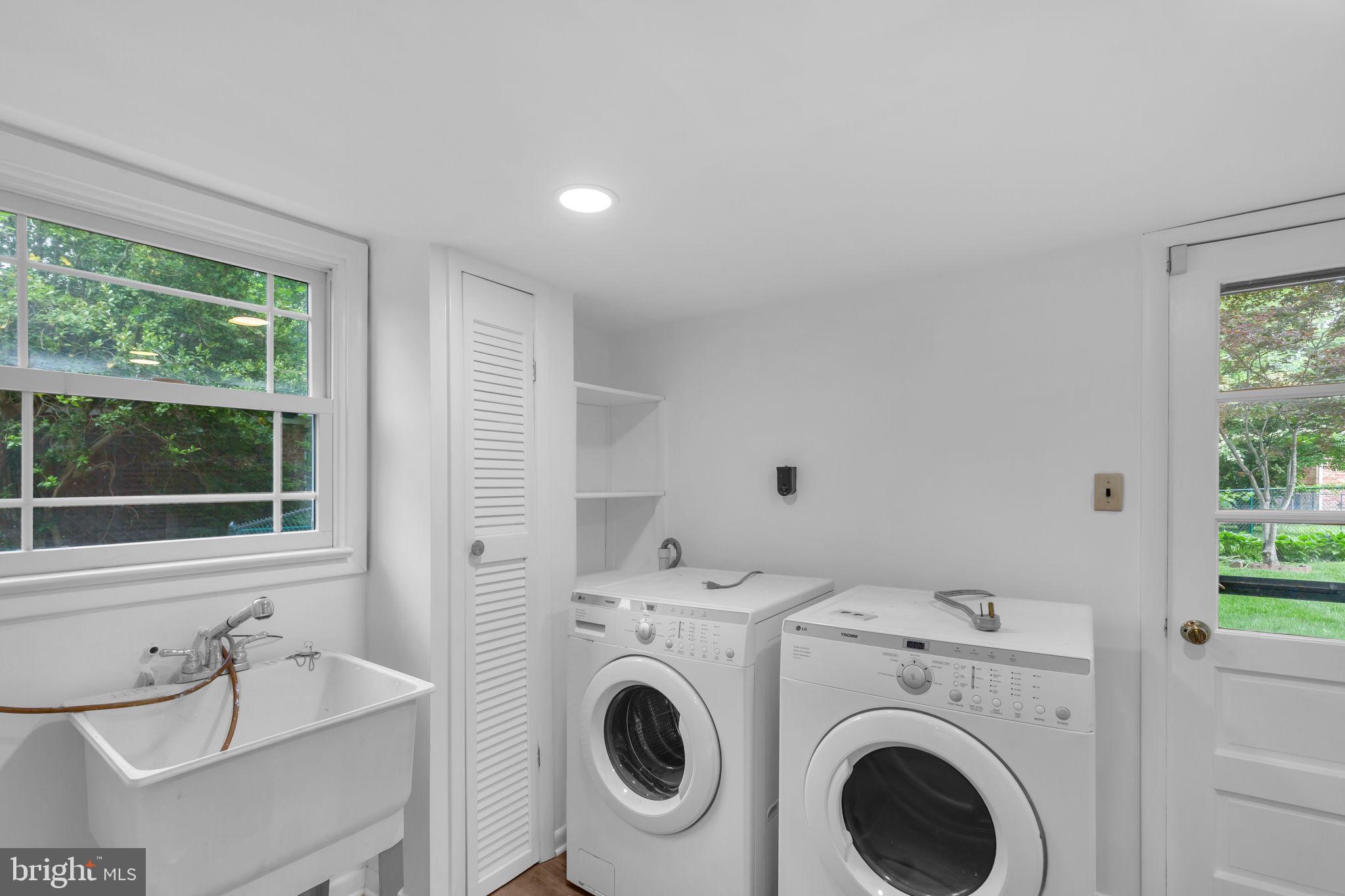CRESTVIEW MANOR - Residential