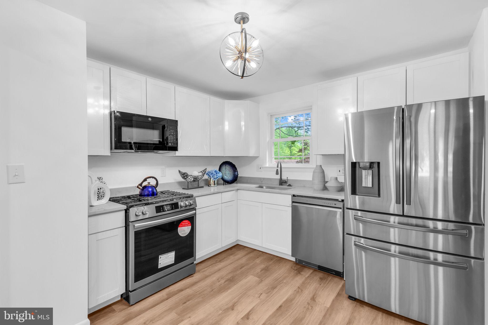 CRESTVIEW MANOR - Residential