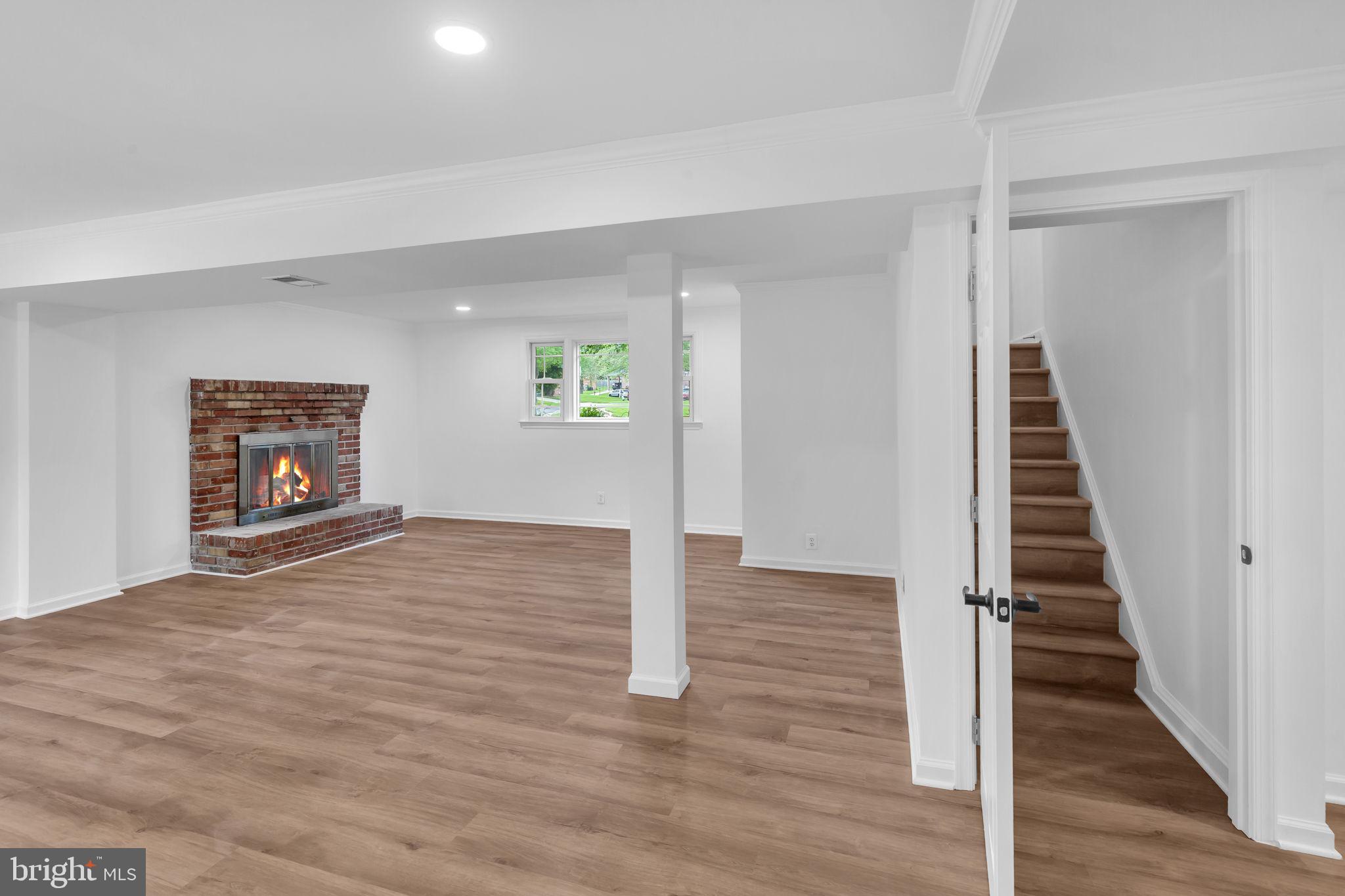 CRESTVIEW MANOR - Residential