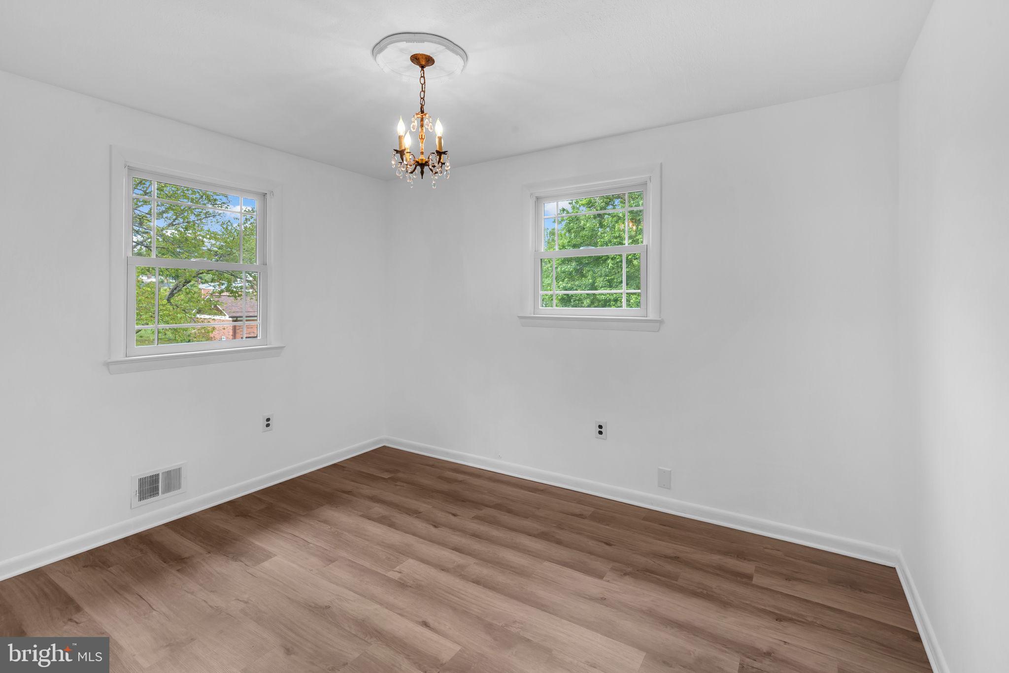 CRESTVIEW MANOR - Residential