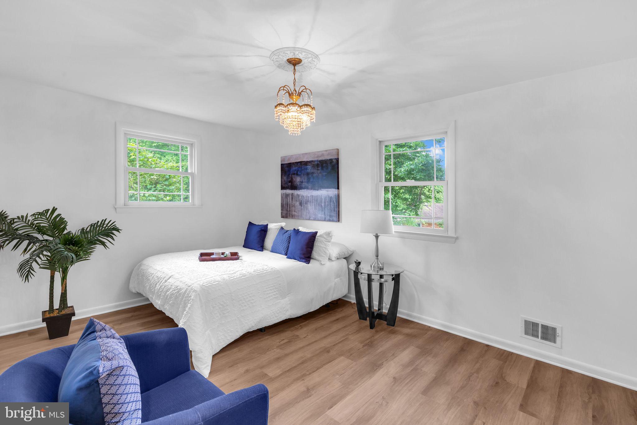 CRESTVIEW MANOR - Residential