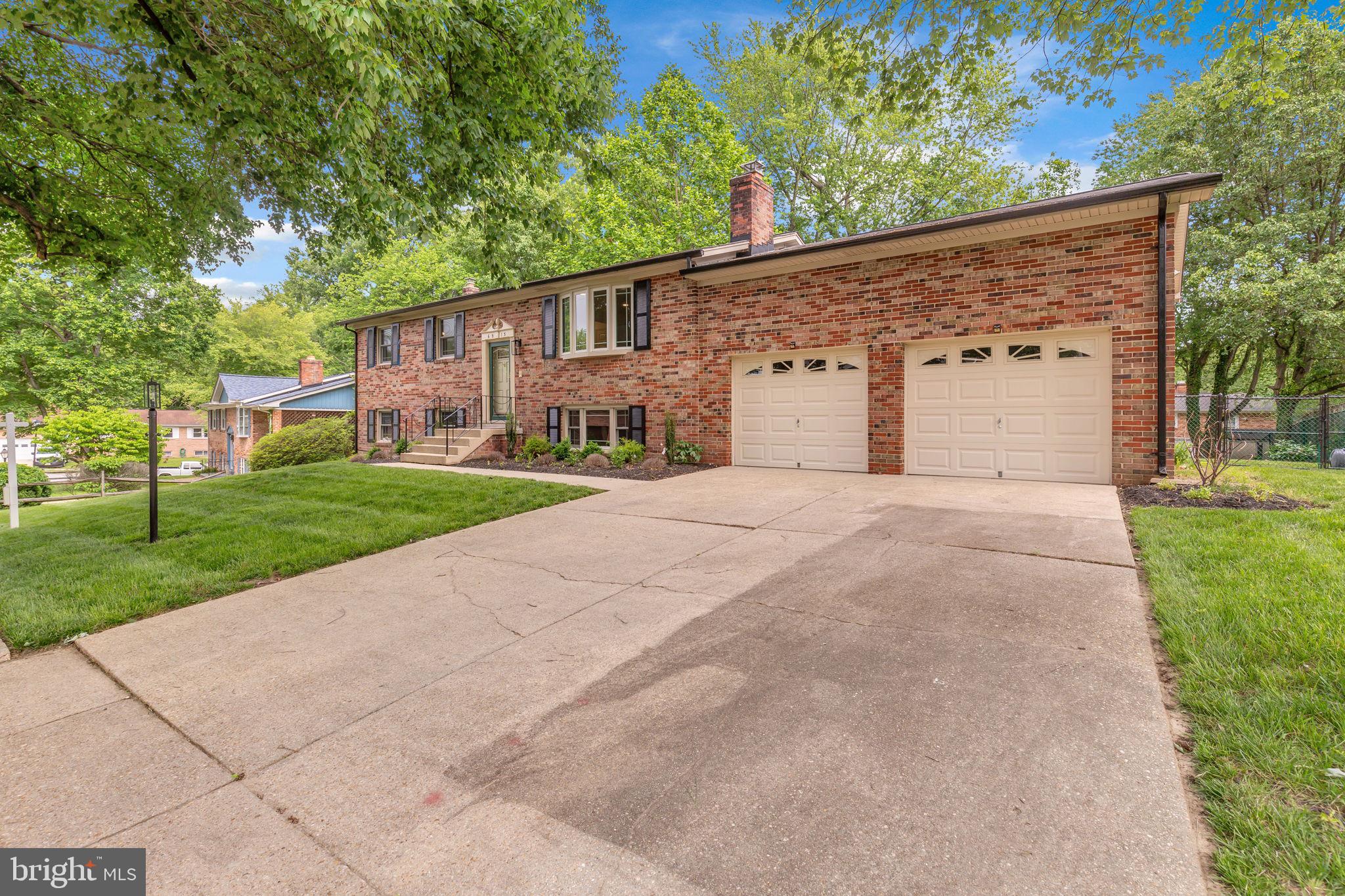 CRESTVIEW MANOR - Residential