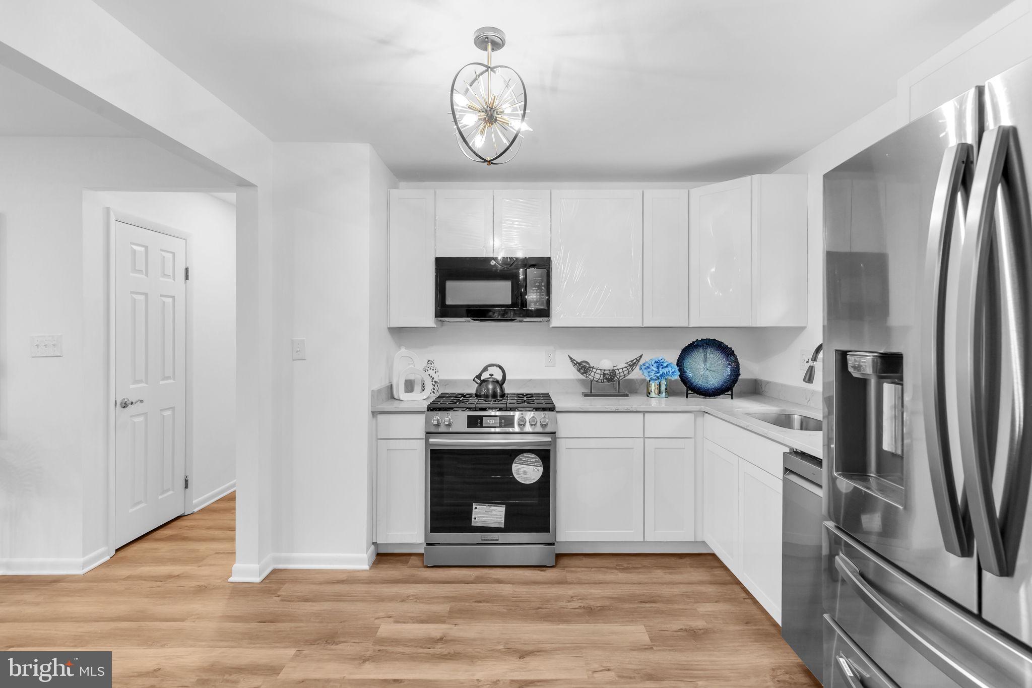 CRESTVIEW MANOR - Residential