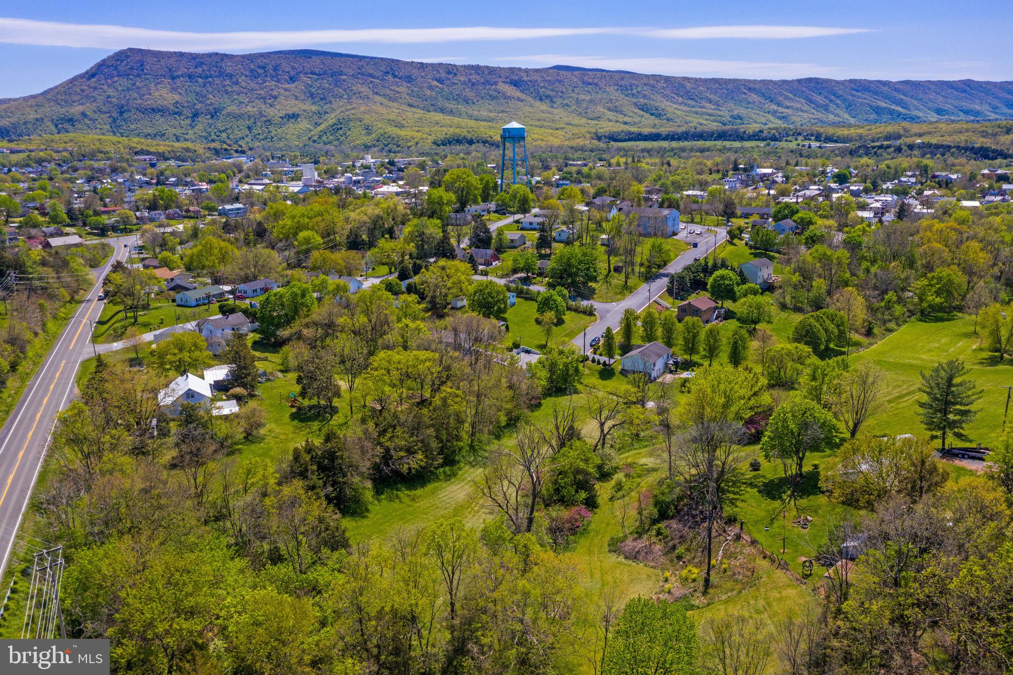 DAVIS STRASBURG - Land