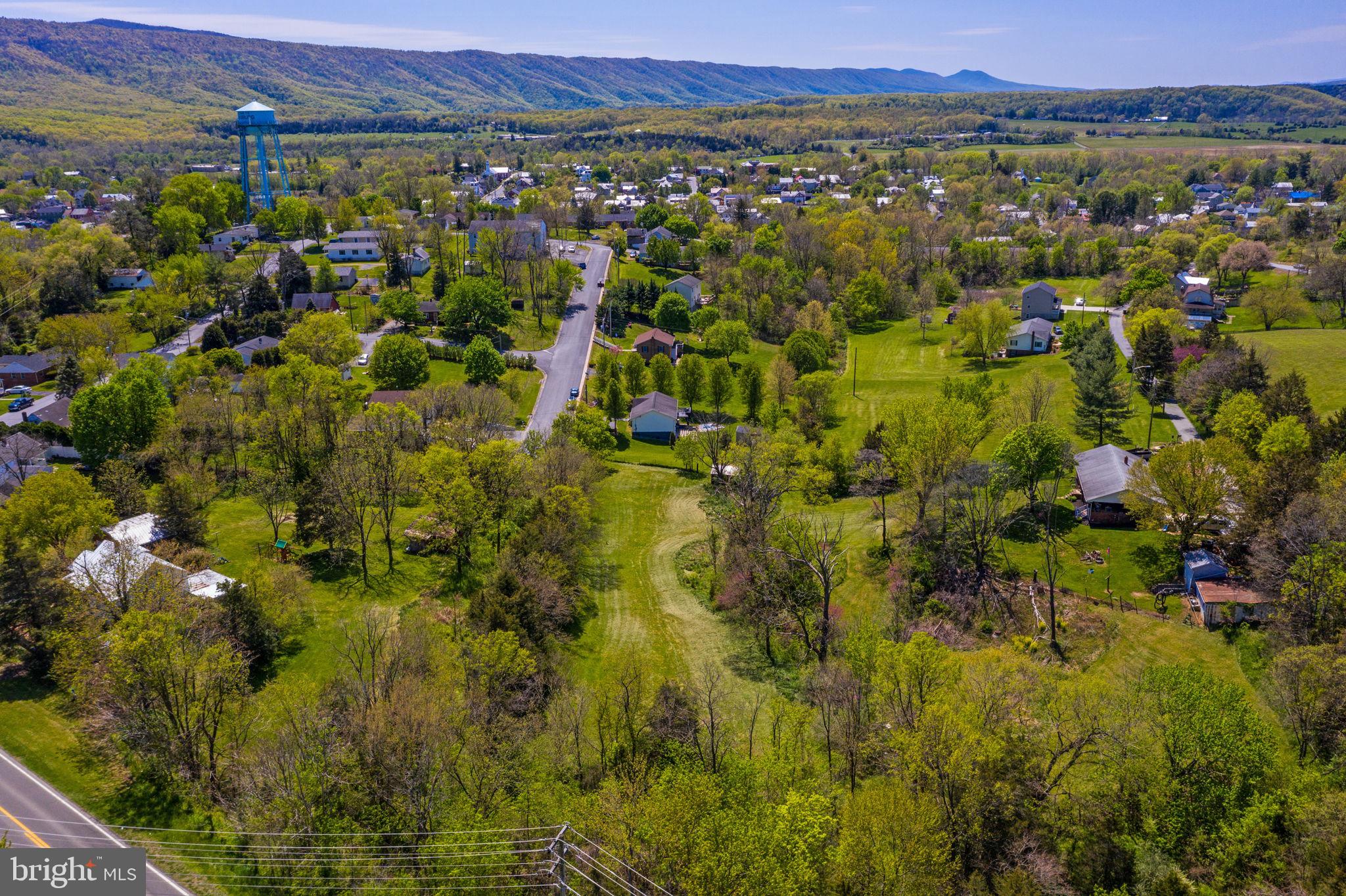 DAVIS STRASBURG - Land
