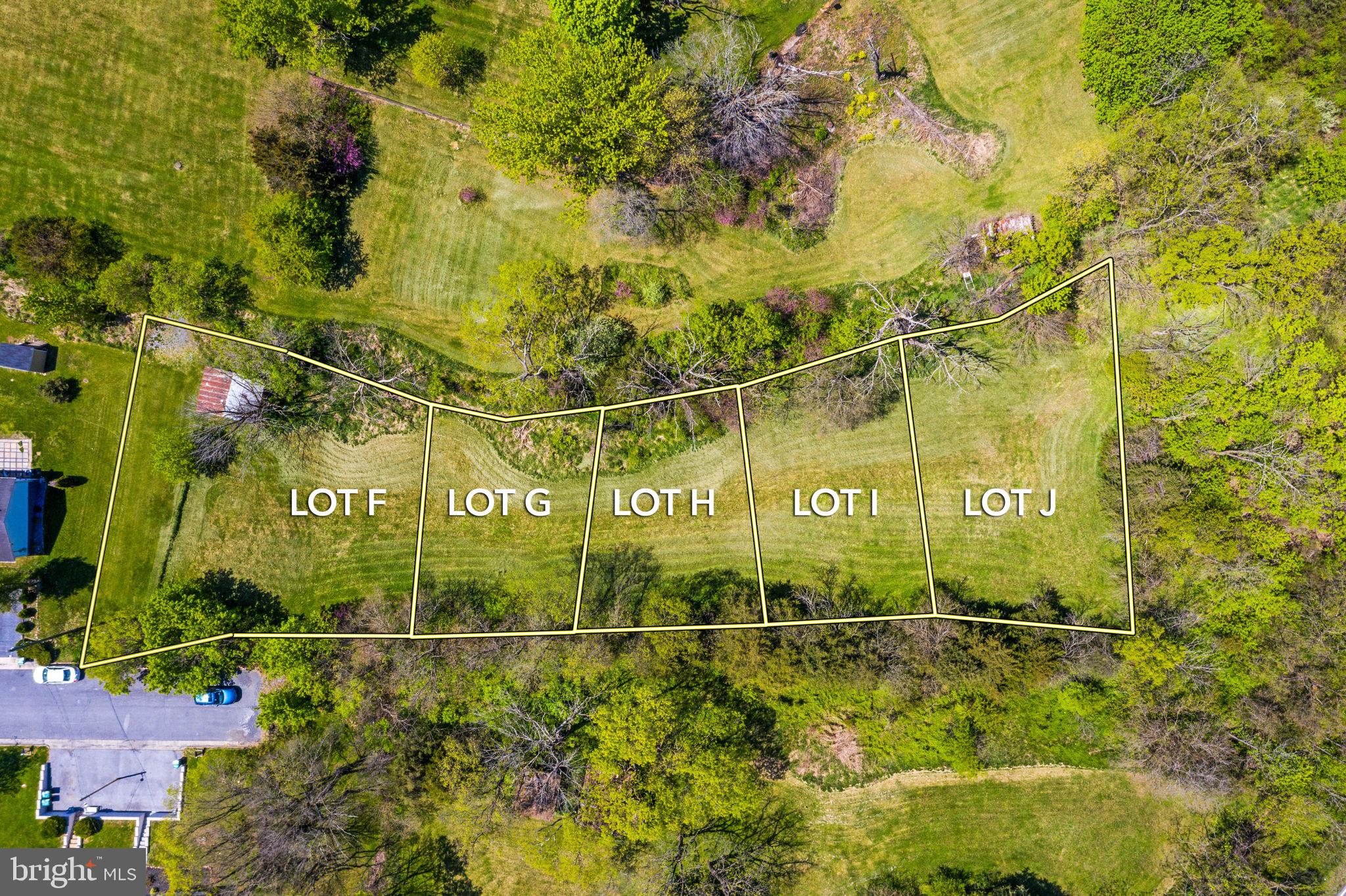 DAVIS STRASBURG - Land