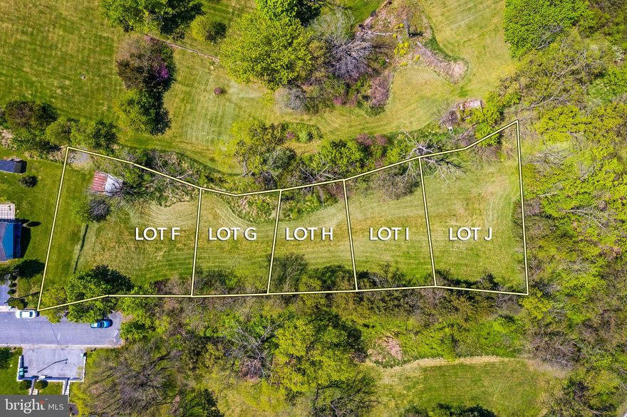 Calling all builders and investors!   5 in town building lots in a great location in the town of Strasburg.  Water and sewer available.  Buyer, at the buyer's expense, will be responsible for any and all street extensions, improvements, etc. These won't last long so call me today!