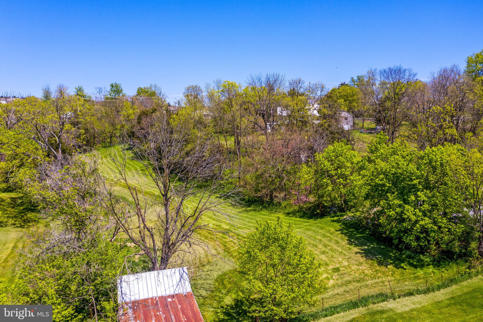 DAVIS STRASBURG - Land