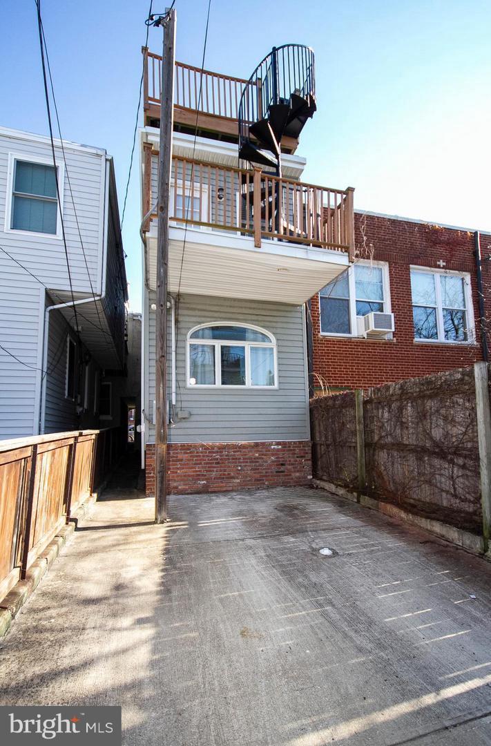 RIVERSIDE - Residential Lease