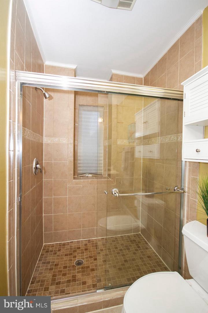 RIVERSIDE - Residential Lease