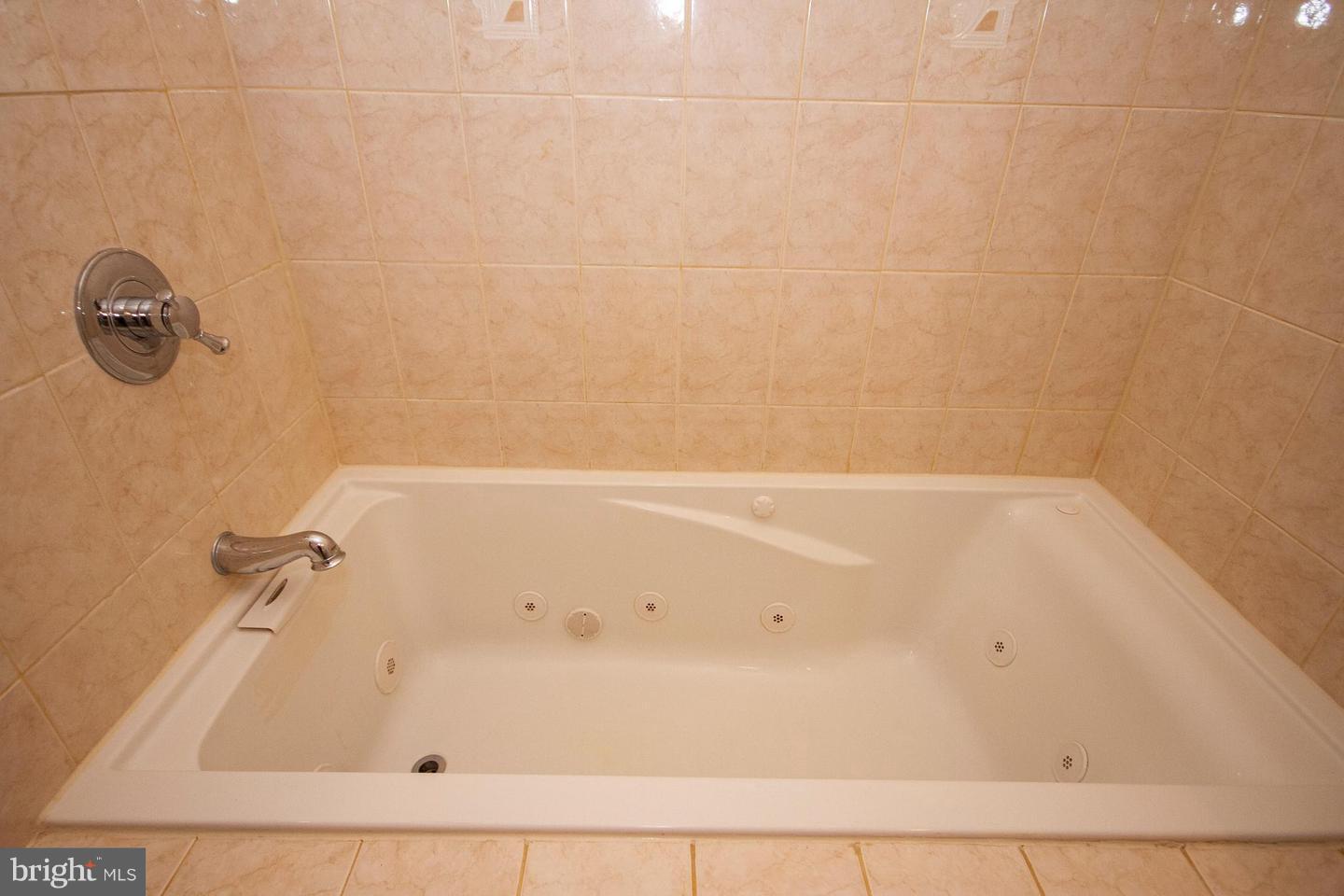 RIVERSIDE - Residential Lease