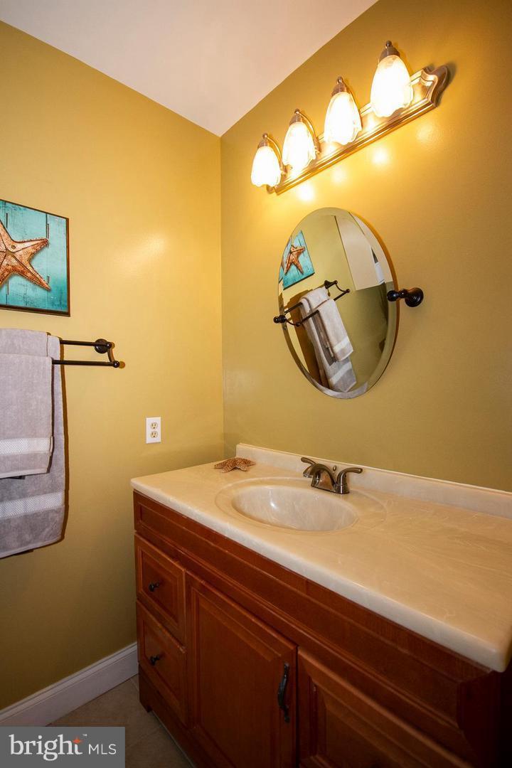 RIVERSIDE - Residential Lease