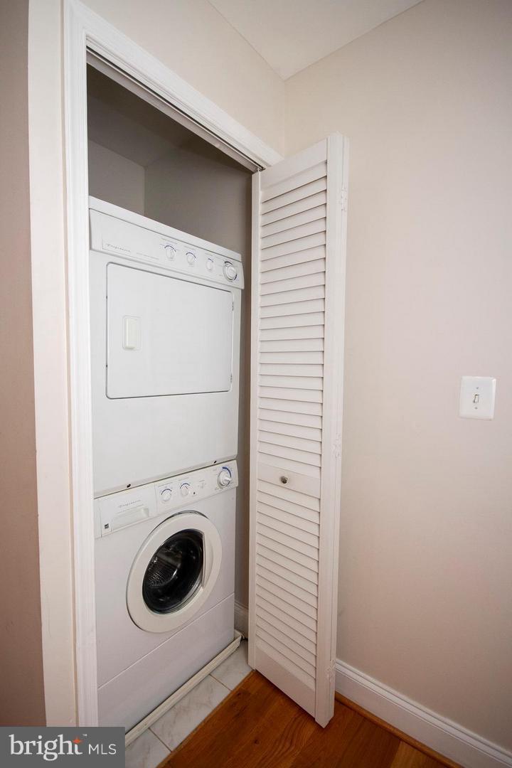 RIVERSIDE - Residential Lease