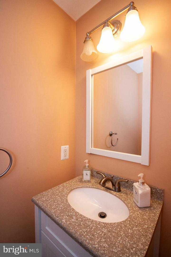 RIVERSIDE - Residential Lease