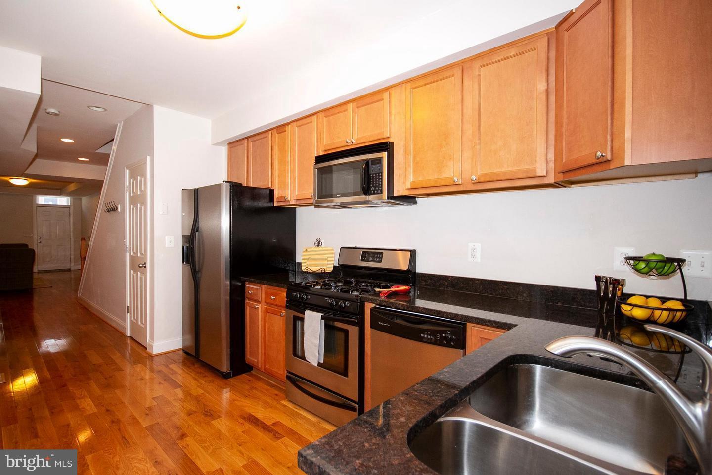 RIVERSIDE - Residential Lease