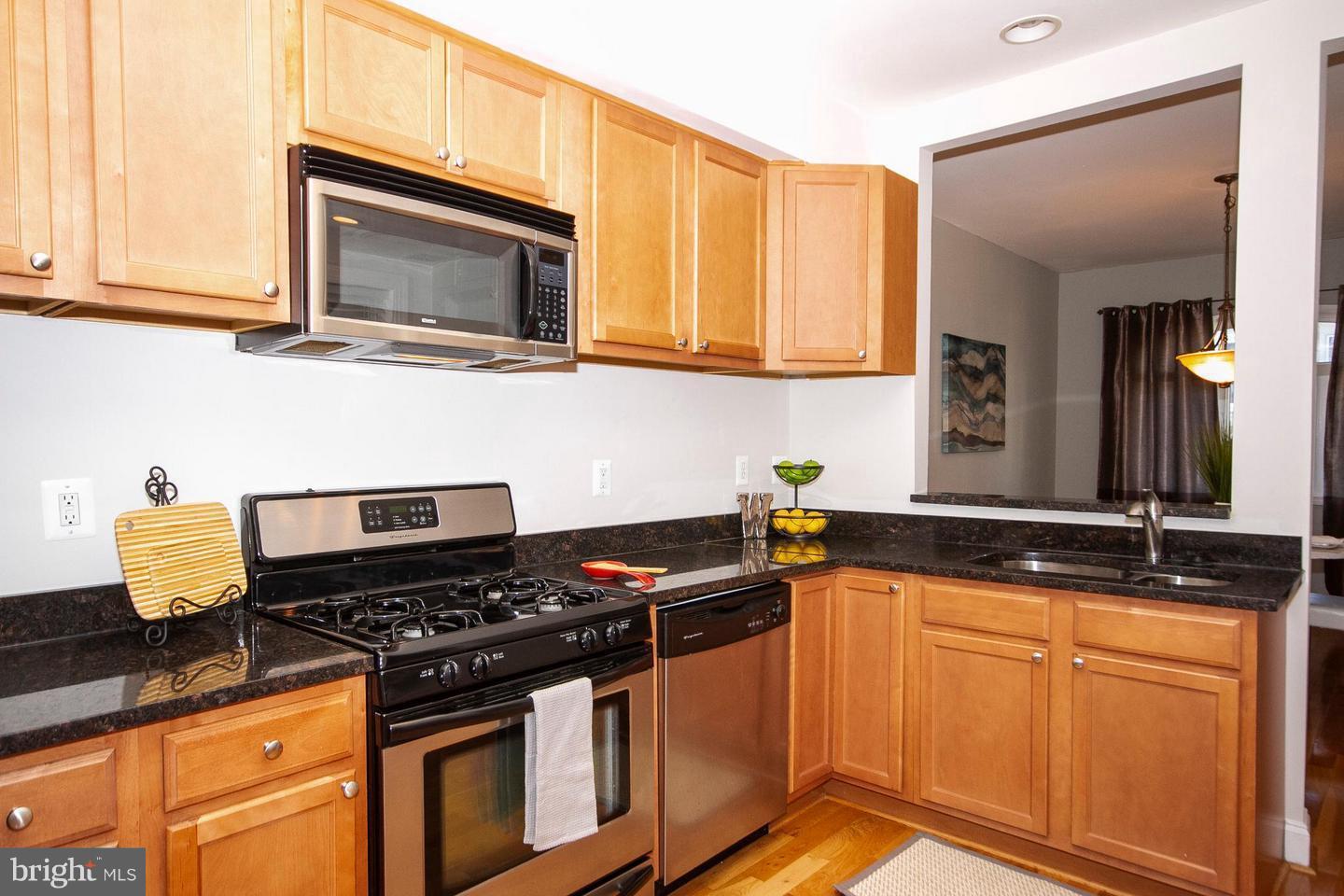 RIVERSIDE - Residential Lease