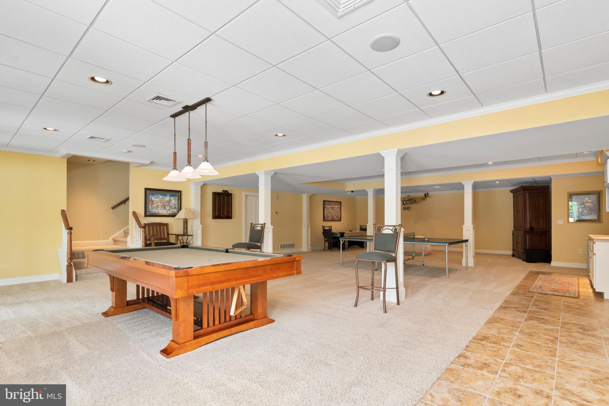 HILLSIDE FARMS - Residential