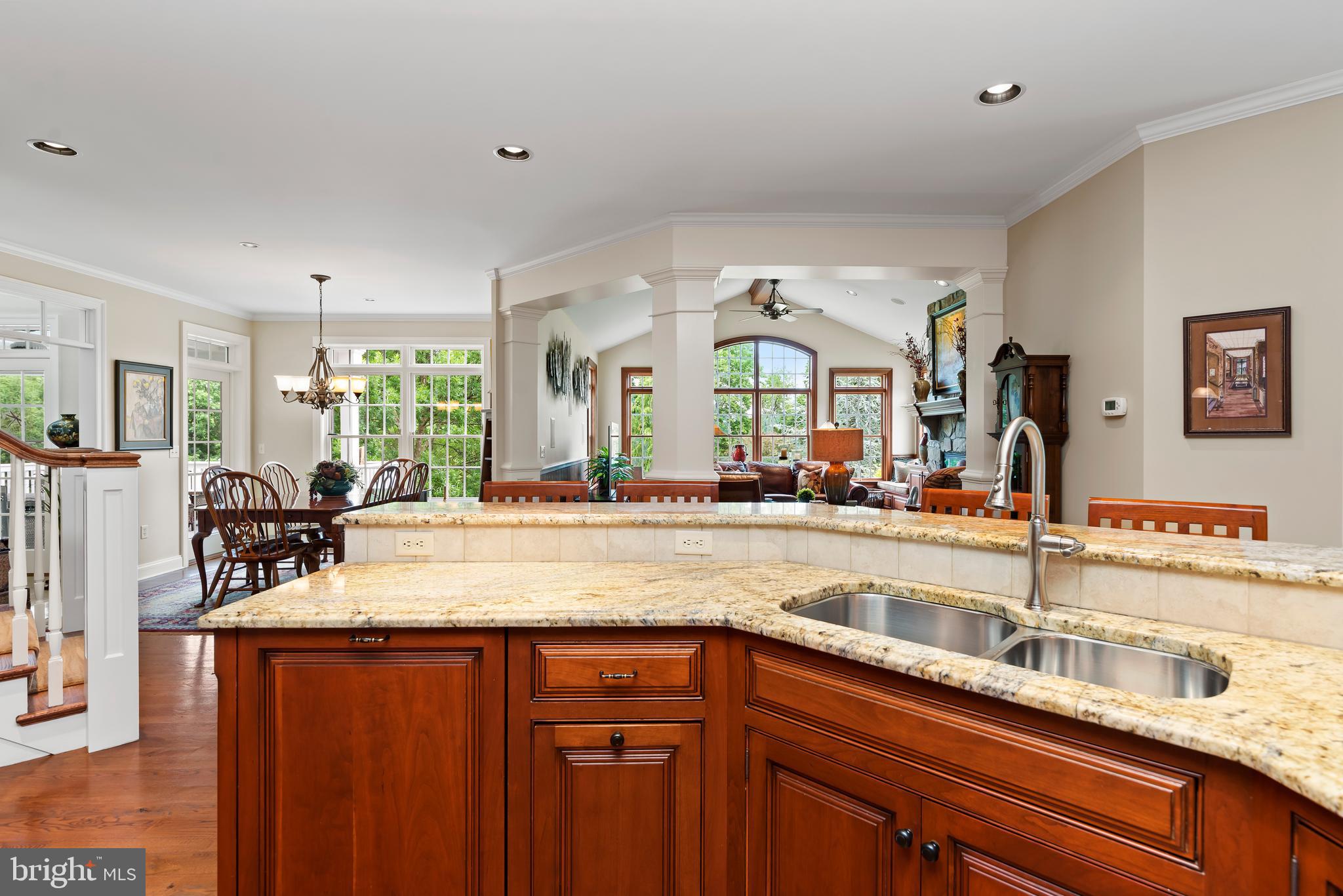 HILLSIDE FARMS - Residential