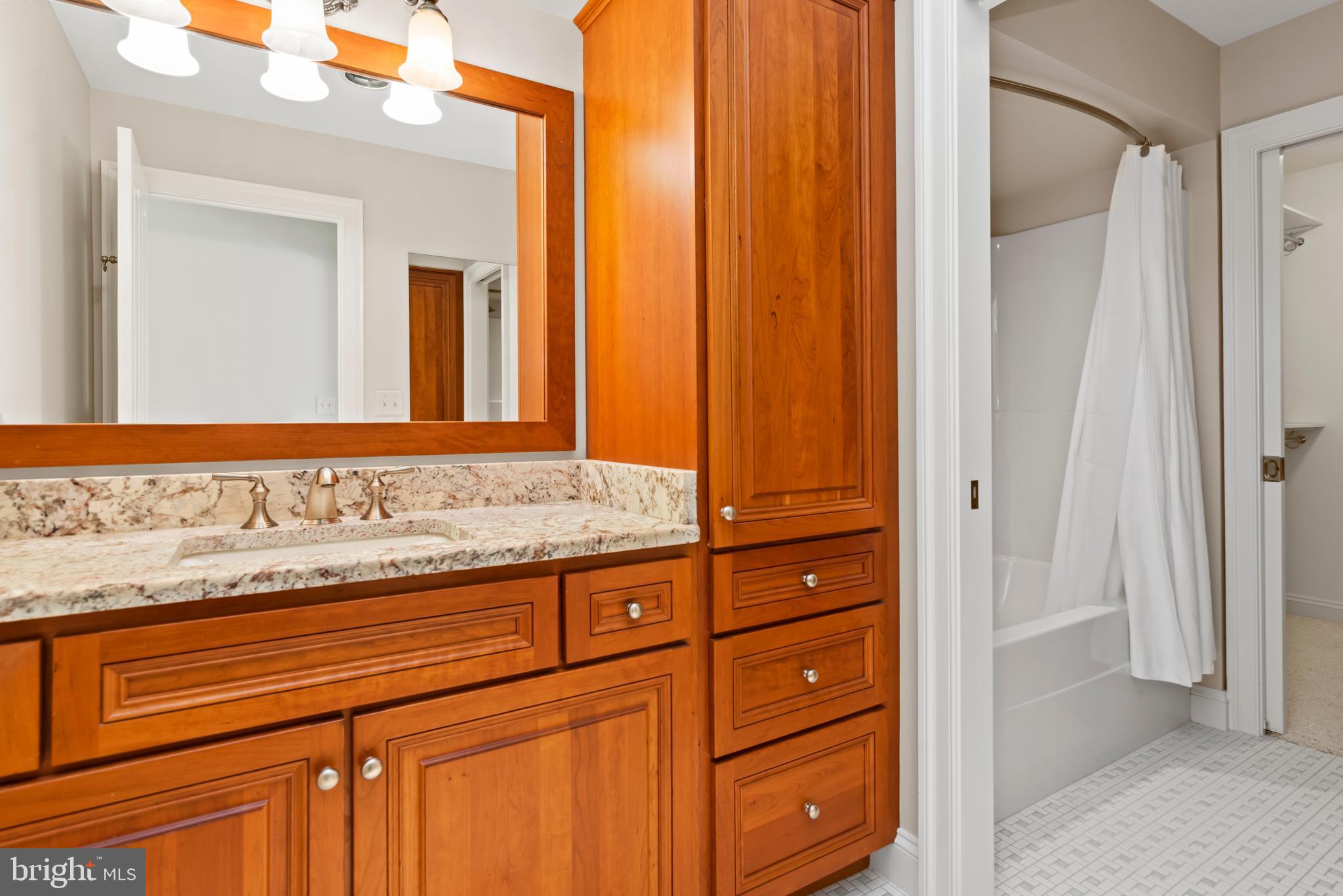 HILLSIDE FARMS - Residential