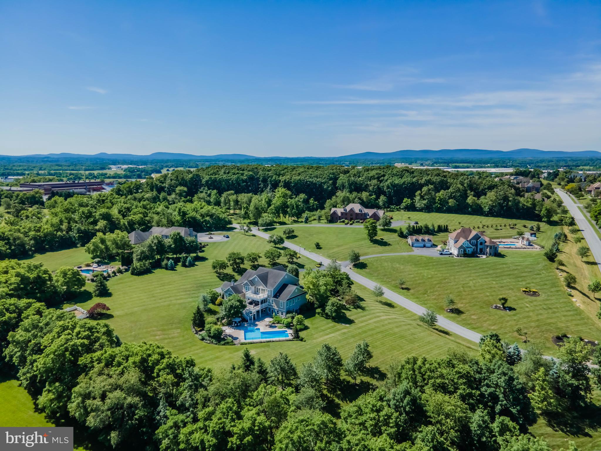 HILLSIDE FARMS - Residential