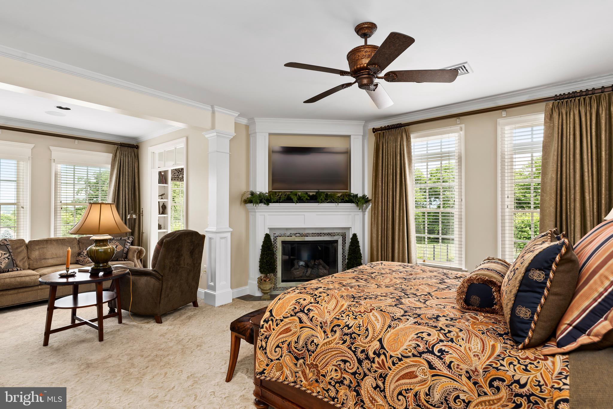 HILLSIDE FARMS - Residential