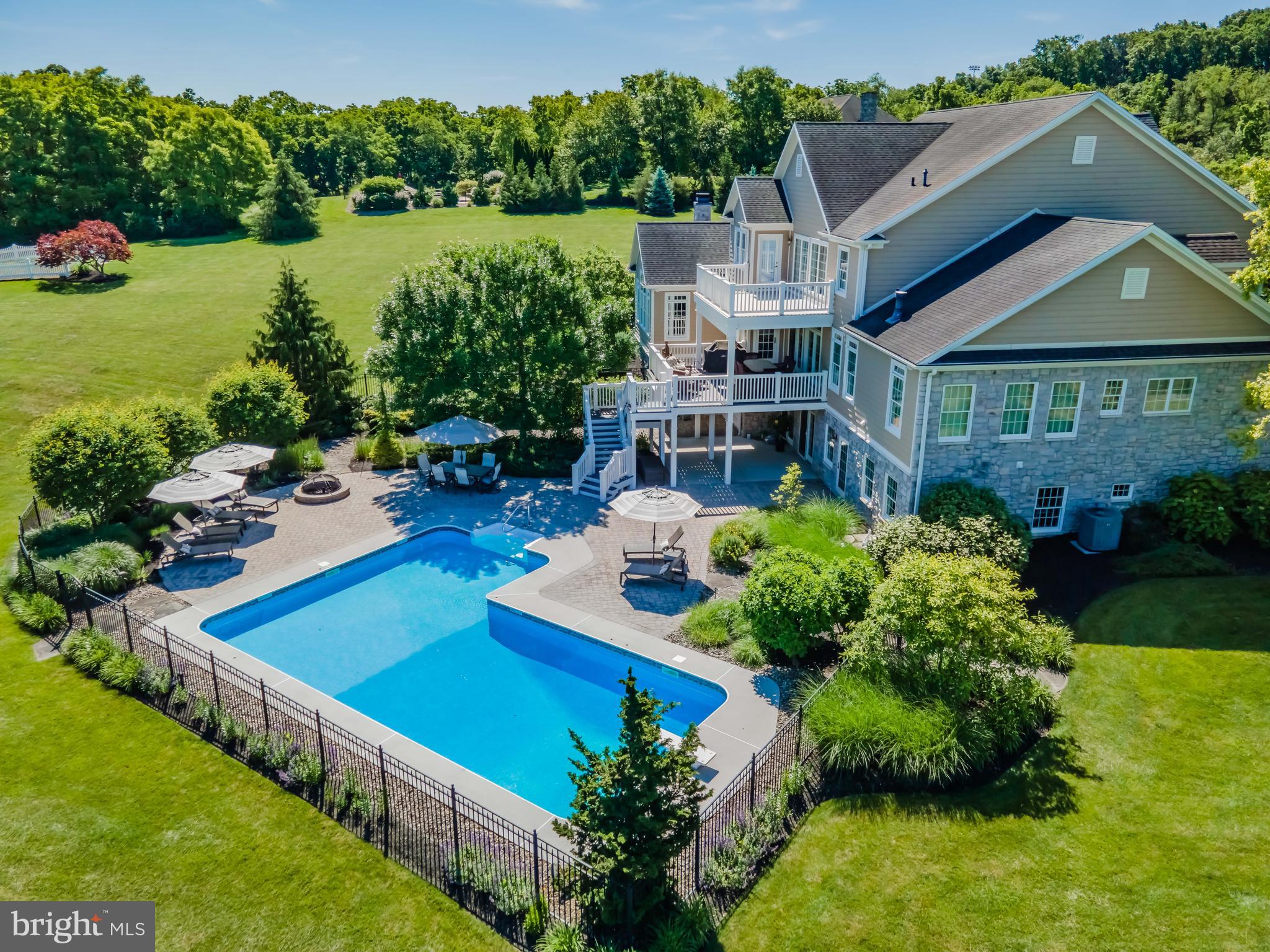 HILLSIDE FARMS - Residential