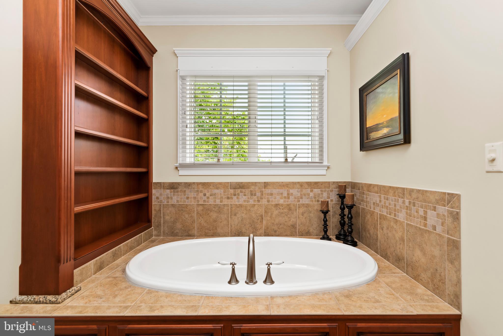 HILLSIDE FARMS - Residential