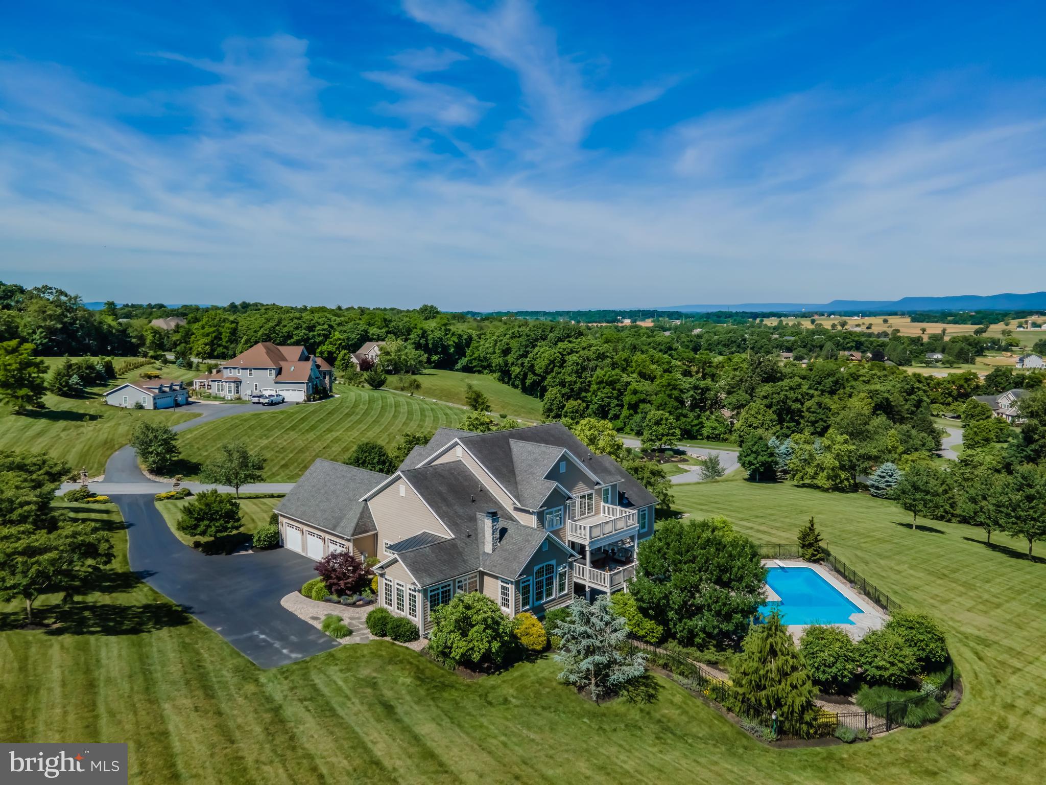 HILLSIDE FARMS - Residential