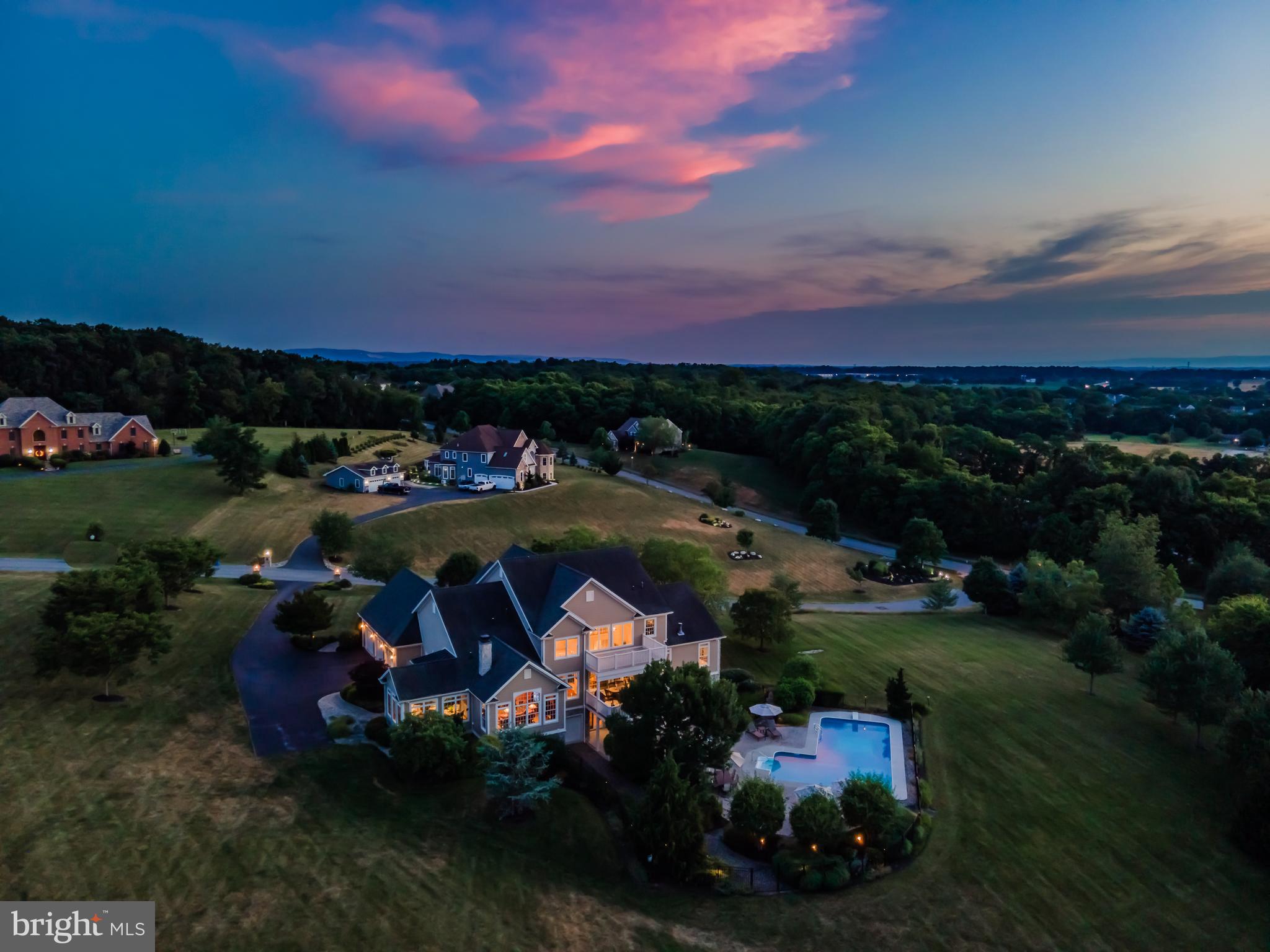 HILLSIDE FARMS - Residential