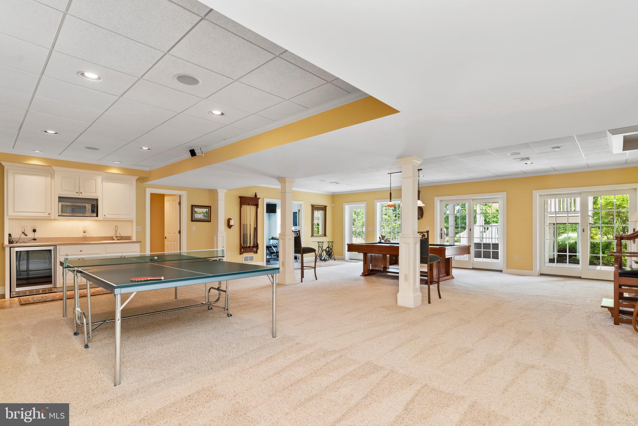 HILLSIDE FARMS - Residential