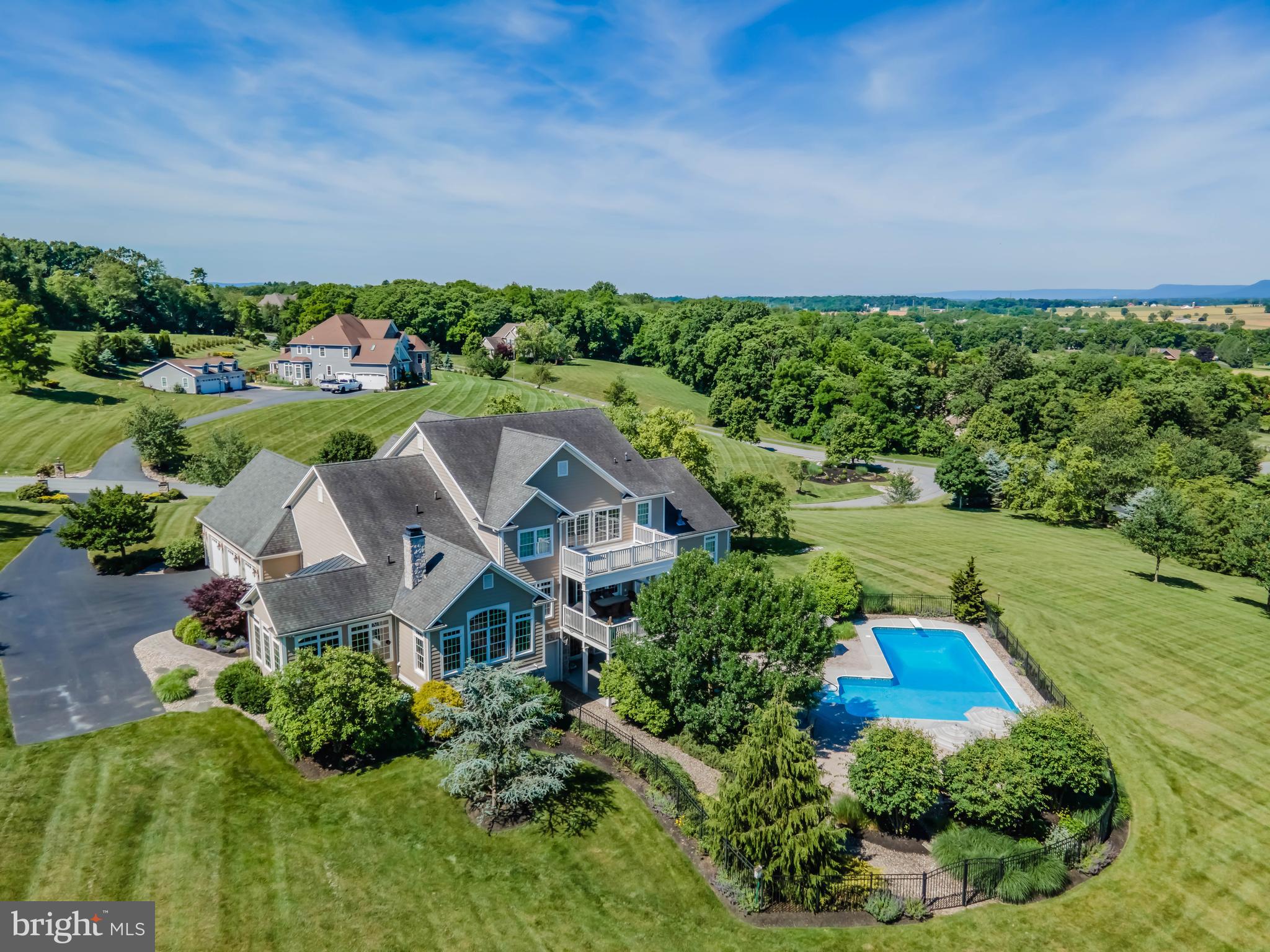 HILLSIDE FARMS - Residential