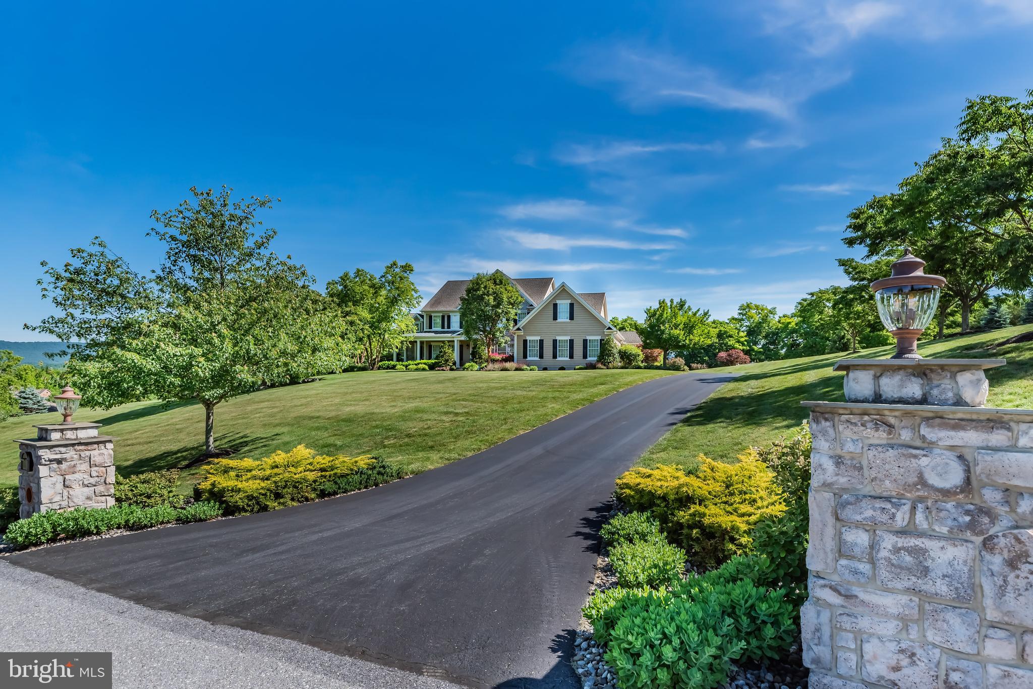 HILLSIDE FARMS - Residential